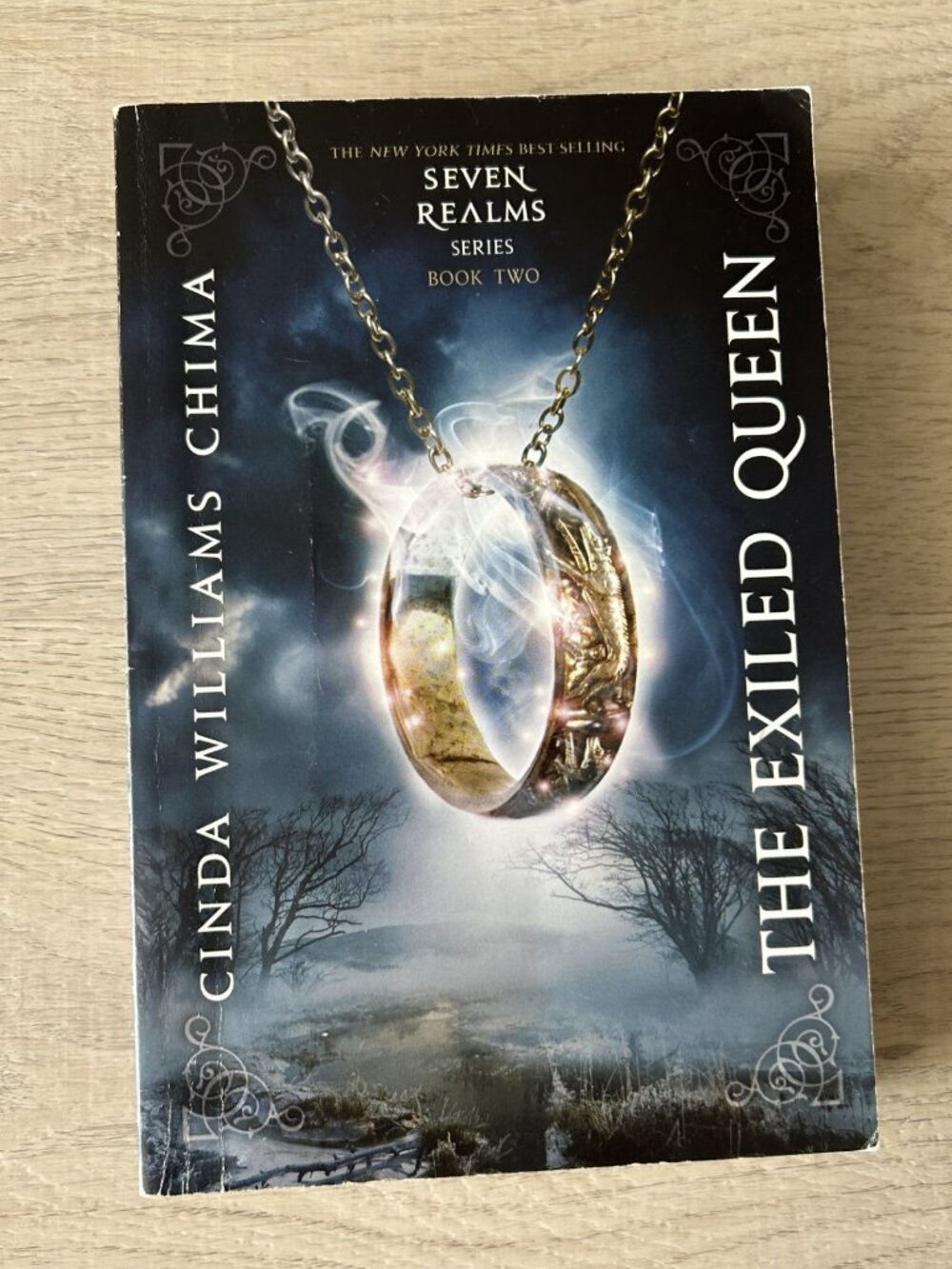 The Exiled Queen- Cinda Williams Chima; paperback